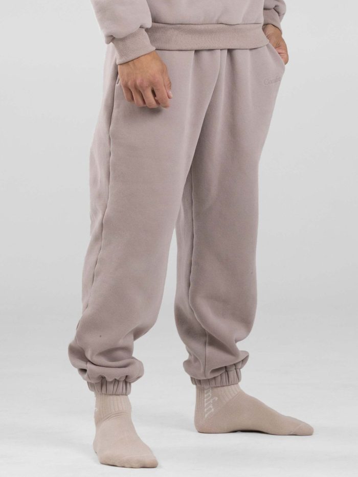 Signature Fit Sweatpants: Mitchell is 6′2″ wearing a size L